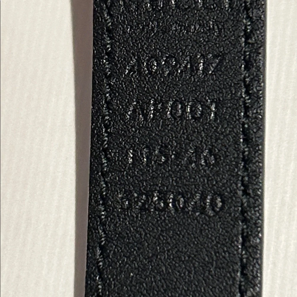 Authentic Gucci Black Leather Slim
GG Marmont Belt 409417 115/46 with Gift Box - Picture 11 of 11